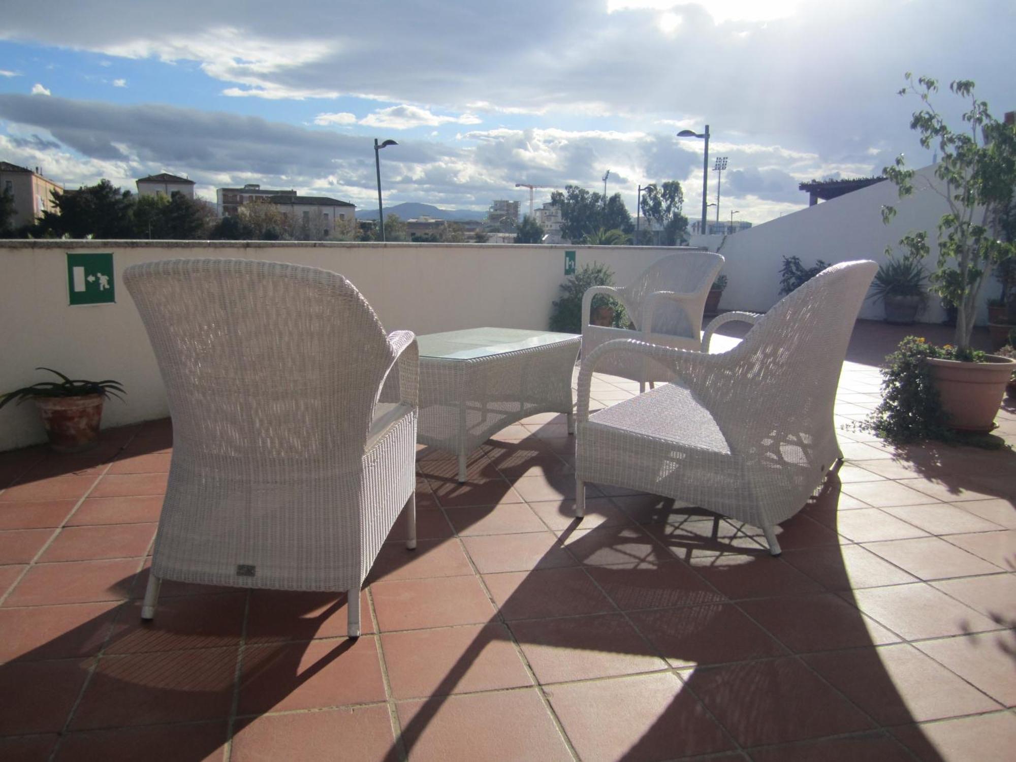 La Terrazza Guesthouse Olbia Exterior foto
